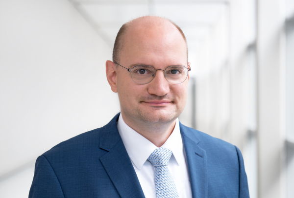 Professor Tino Prell