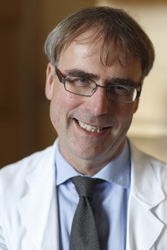 Professor Clemens Becker vom Interdisziplinären Zentrum für Alterstraumatologie des Robert-Bosch-Krankenhauses in Stuttgart