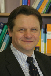 Dr. Martin Warnach