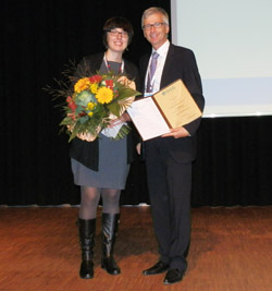 DGG-Posterpreis: Christina Tegeler und Prof. Ralf-Joachim Schulz 