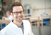 Zusatzweiterbildung Geriatrie: DGG fordert Erweiterung auf 24 Monate