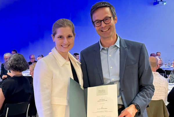 Dr. Michaela Rippl erhält Schiffbauer-Förderpreis