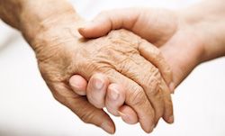 Junge und alte Hand